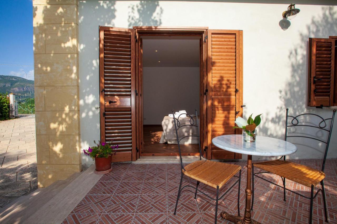 B&B Le Dee Di Paestum Exteriör bild